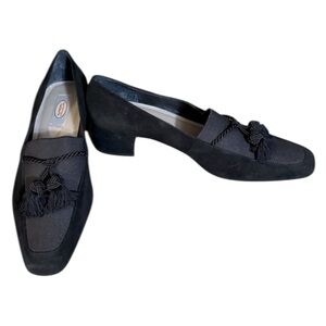 Talbots women’s suede stretch black tassel loafers excellent condition, Size 7.5